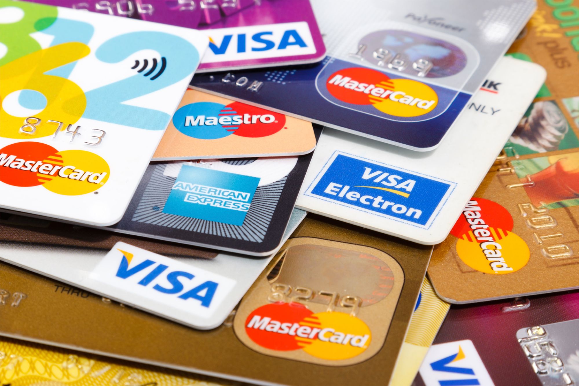 Choosing the best Credit Card for yourself? What should you look for before making a decision?